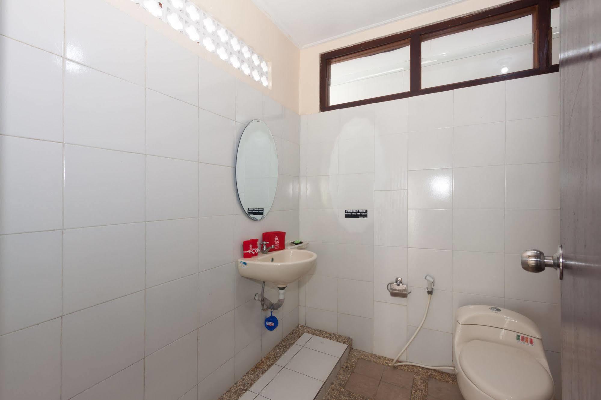 Zen Rooms Sanur Blanjong Sekawaru Zewnętrze zdjęcie